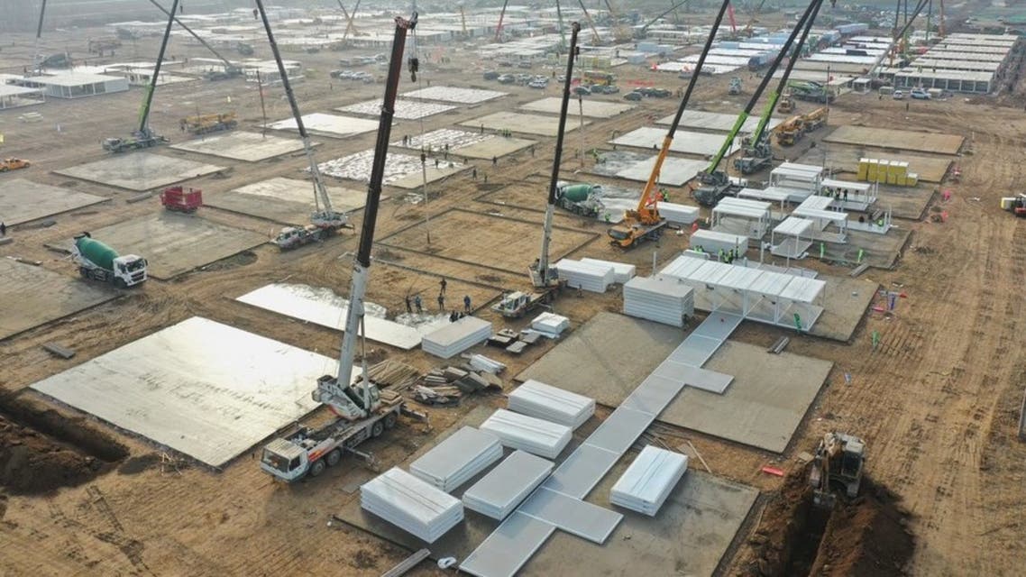 Chinese city builds isolation center with 1,500 rooms in 5 days. (Twitter/@XHNews)