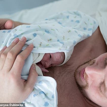 دراسة: نوم الآباء الجدد يعود لمستوياته الأولى بعد نحو 6 سنوات 