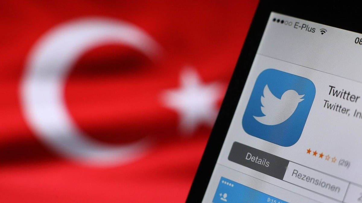 “تويتر” يرضخ لتهديدات تركيا.. وماسك يدافع