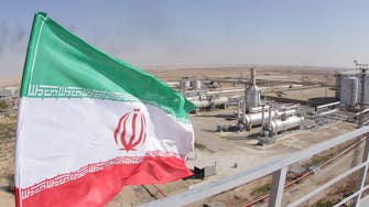 النفط يصعد مع توقعات بأن الطلب سيستوعب المعروض الإيراني الجديد