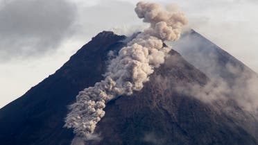Hot cloud of volcanic materials run down the slope of Mount Merapi during an eruption in Sleman, Wednesday, Jan. 27, 2021. (AP)