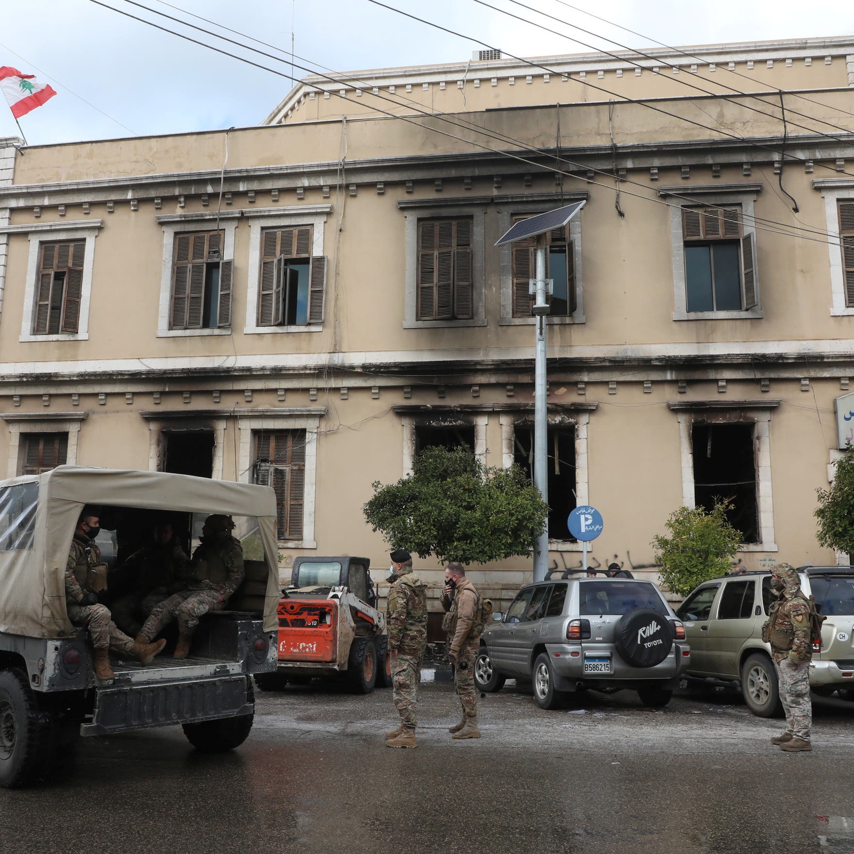 هدوء حذر في طرابلس بشمال لبنان بعد اشتباكات عنيفة