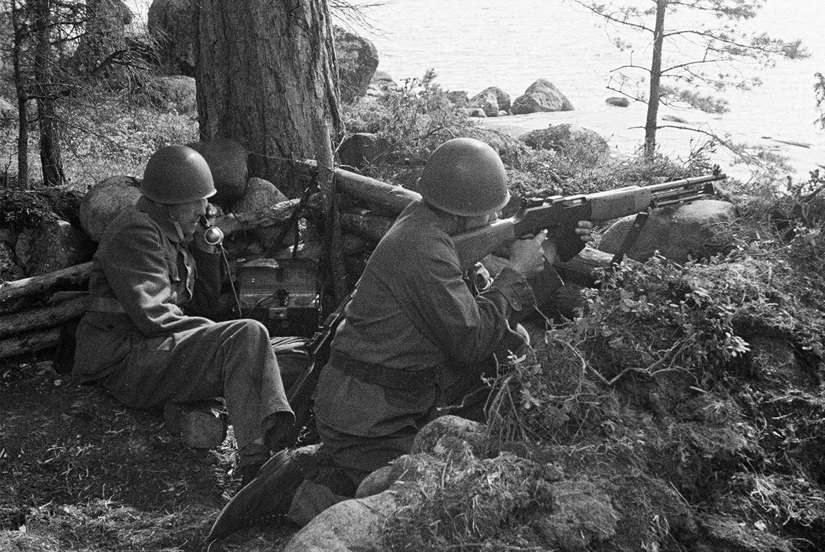 صورة لمتطوعين سويديين قاتلوا لصالح الجيش الفنلندي