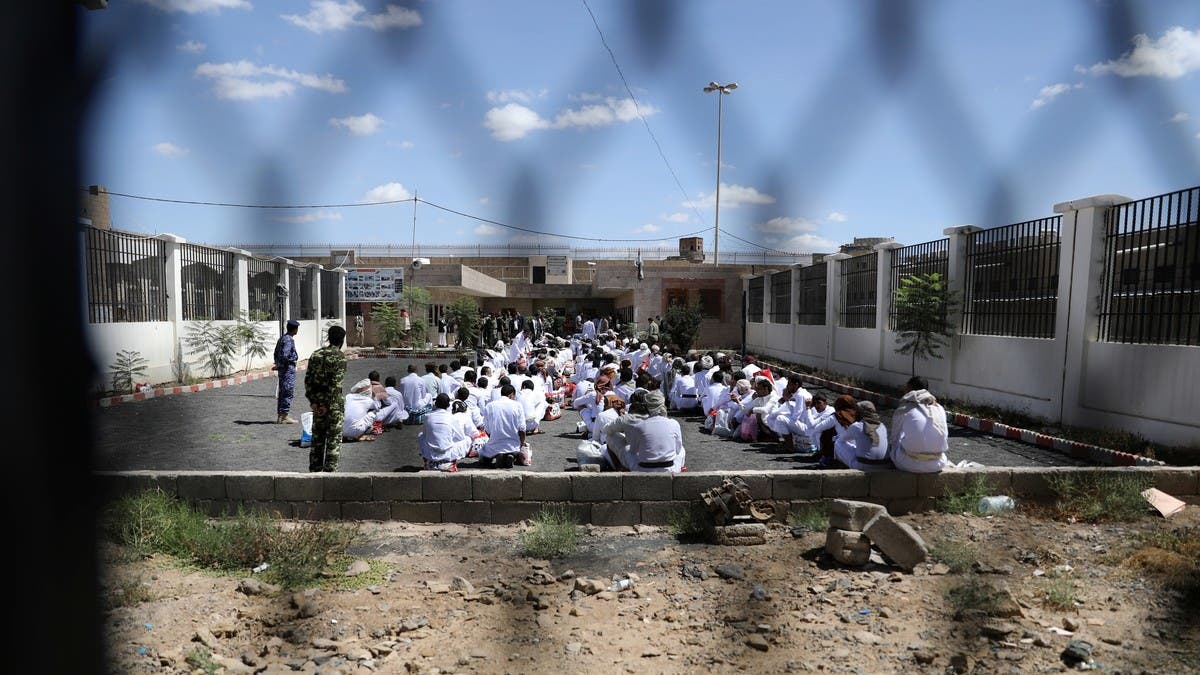 بالأرقام.. تقرير يكشف تعرض 1635 مختطفاً للتعذيب بسجون الحوثي