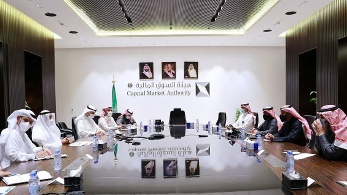 جانب من لقاء أمين مجلس التعاون مع رئيس هيئة السوق المالية