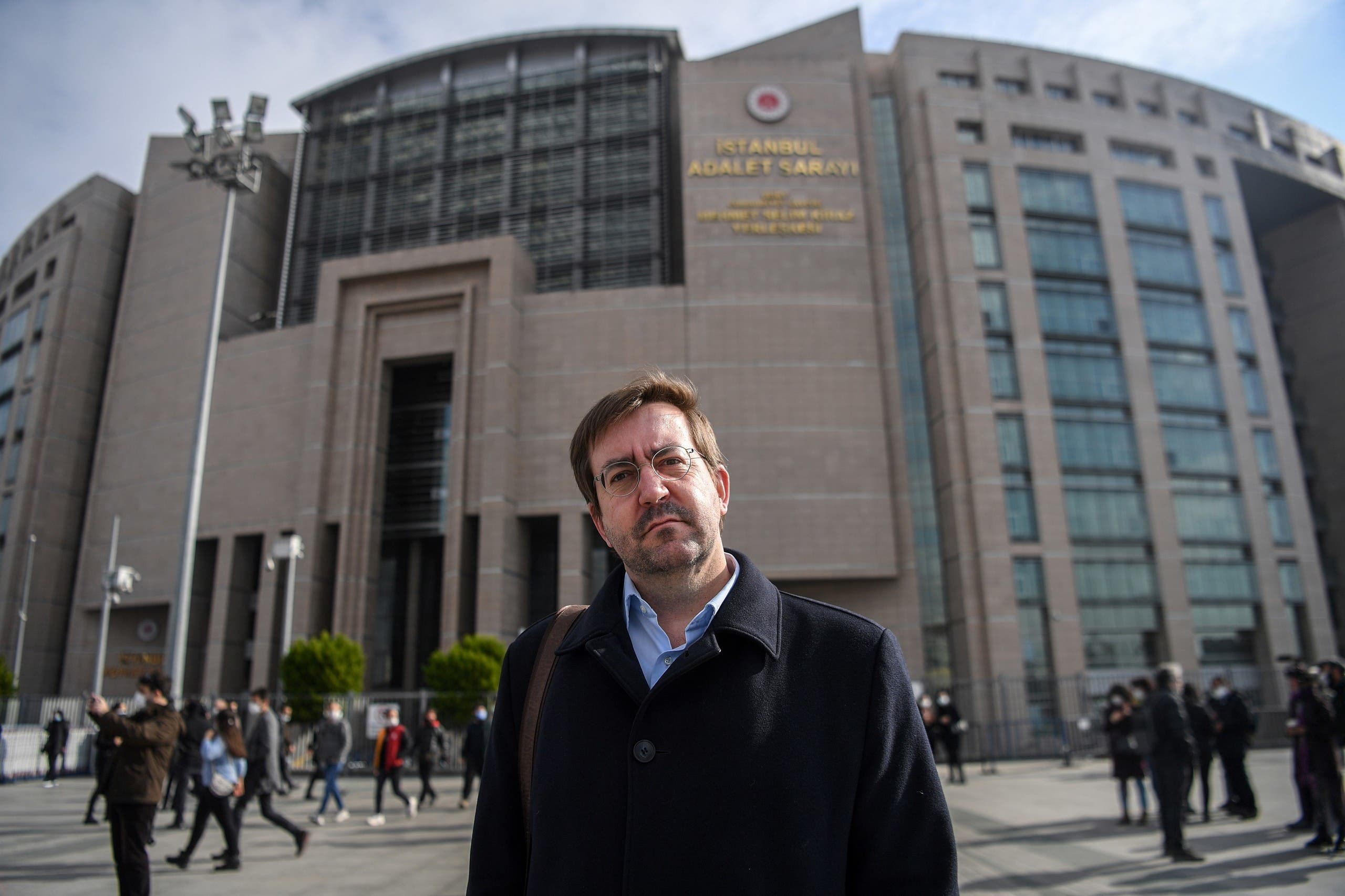 مدير مراسلون بلا حدود كريستيان مير أمام المحكمة في اسطنبول