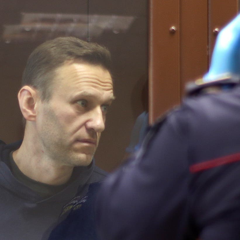  Kremlin critic Navalny says European rights court has ordered his release  