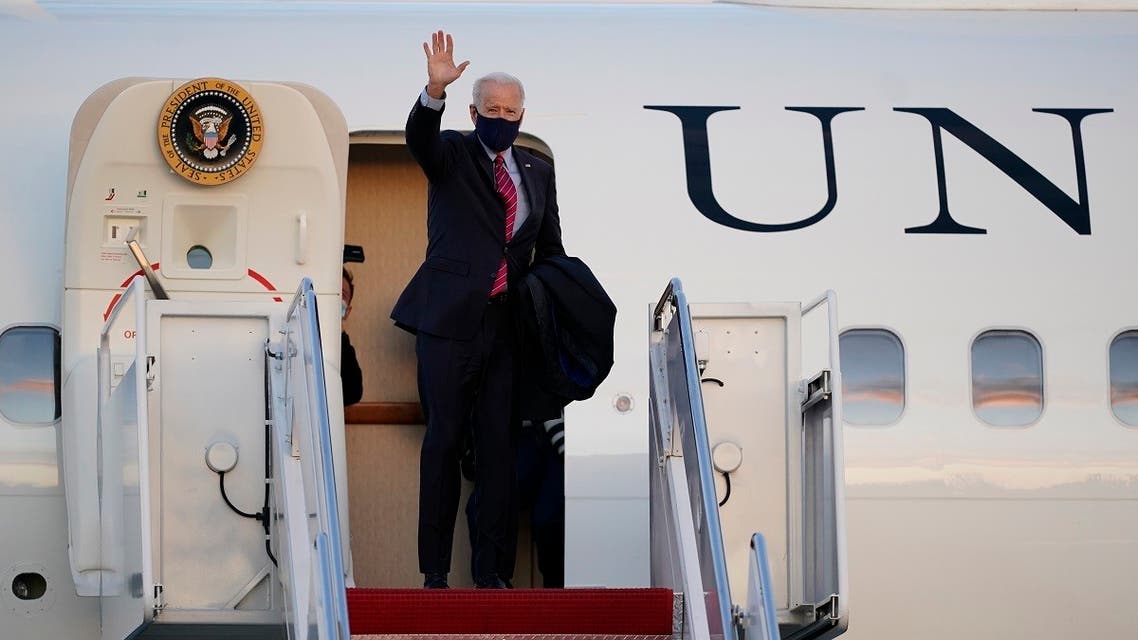 President Joe Biden boards Air Force One at Andrews Air Force Base for a weekend trip to his hometown of Wilmington, Delaware, Feb. 5, 2021. (File photo: AP)
