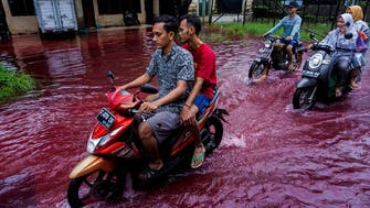 Batik dye causes blood-red flood in Indonesian village