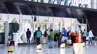 الكويت تمنع غير المواطنين من دخولها لمدة أسبوعين