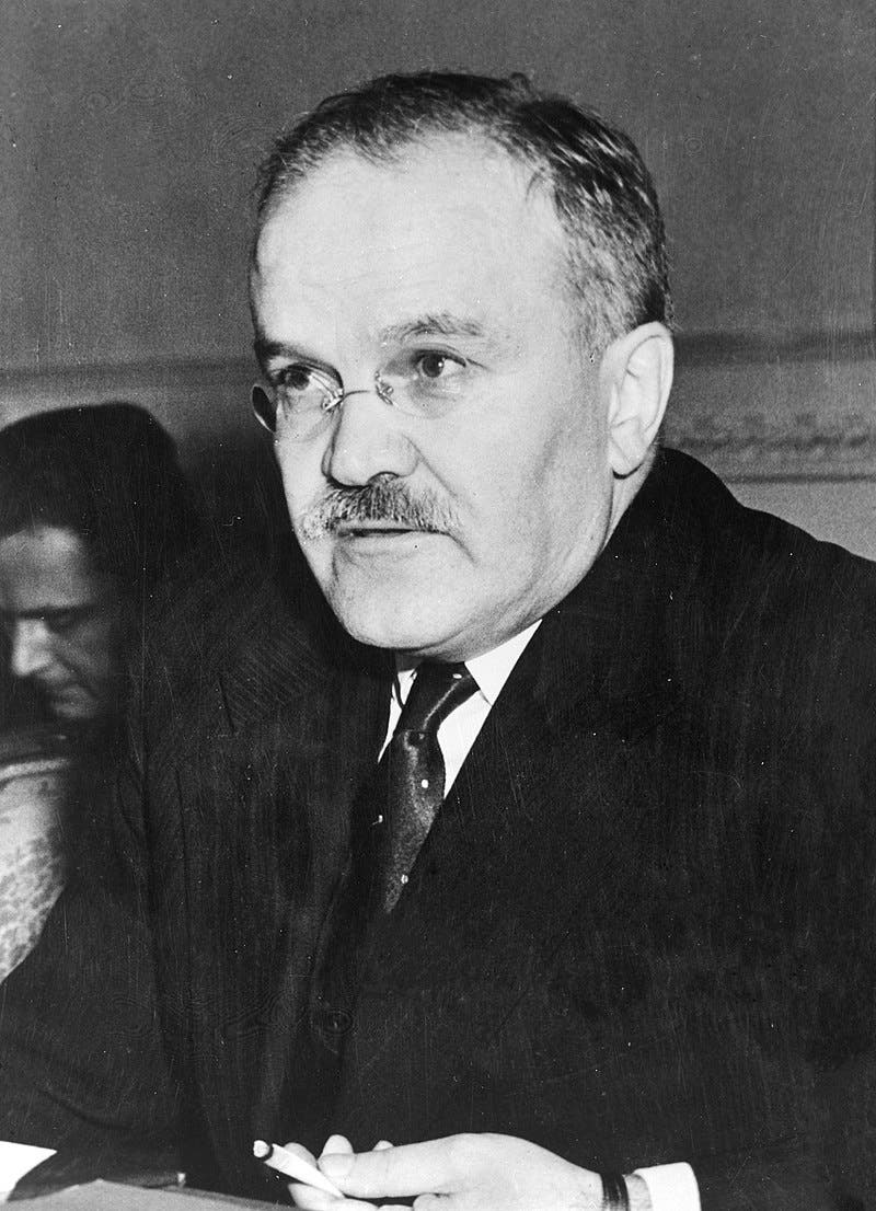 وزير خارجية الاتحاد السوفيتي فياتشيسلاف مولوتوف