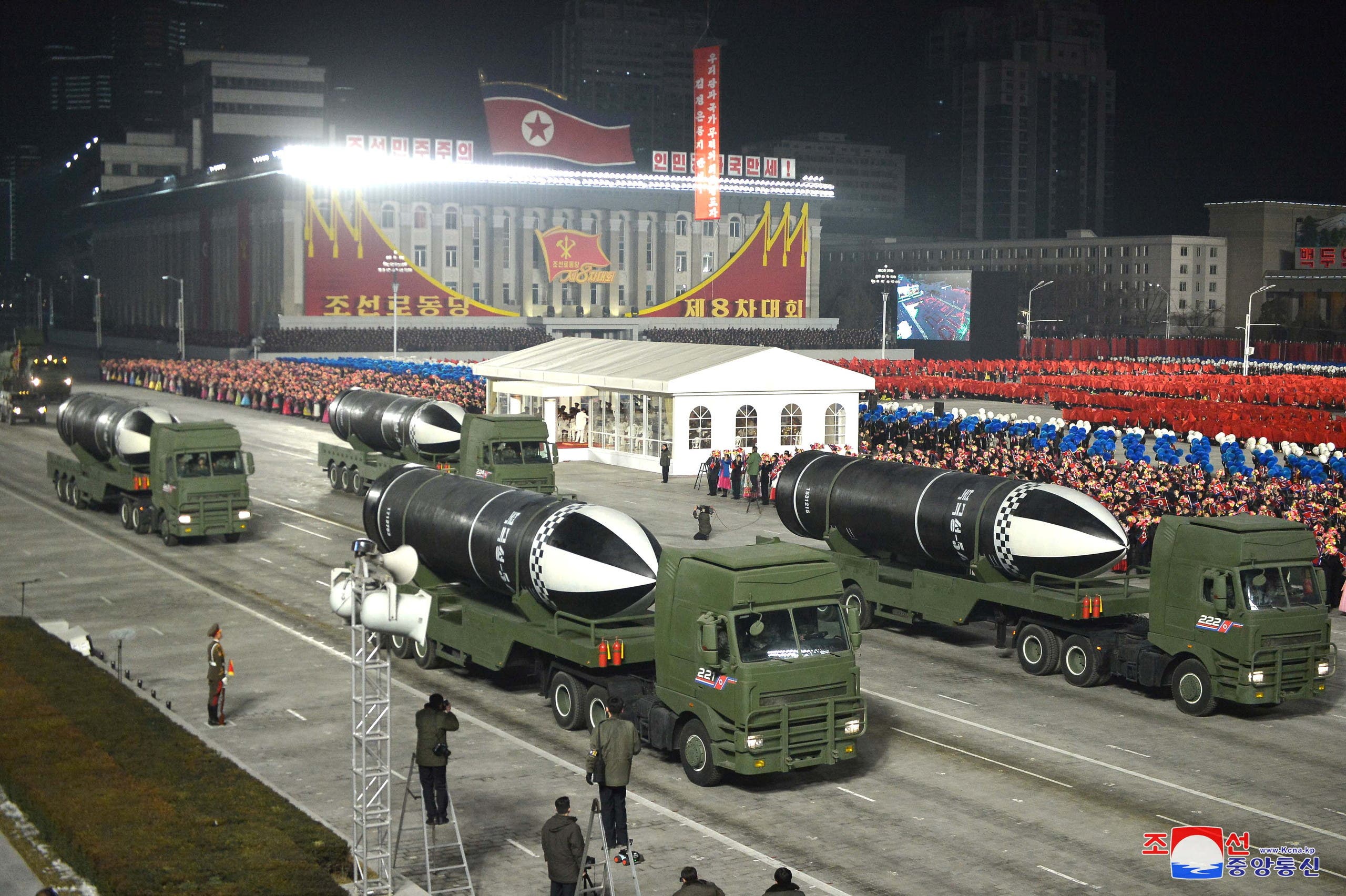كوريا الشمالية تستعرض اسلحتها خلال عرض عسكري في يناير الماضي في العاصمة