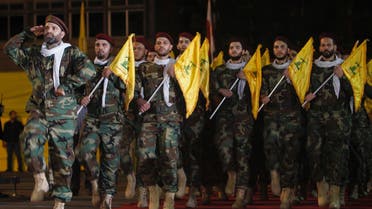 عناصر من ميليشيا حزب الله اللبناني (أرشيفية من رويترز)
