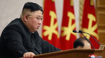 بعد انحصار كورونا بالعالم.. كوريا الشمالية تعلن تسجيل أول إصابة