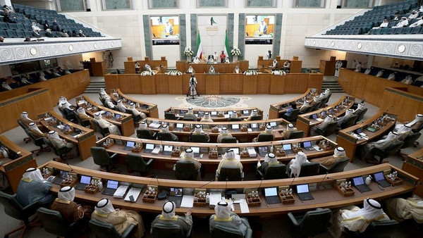 Kuwait assembly backs budget but political feud rumbles on