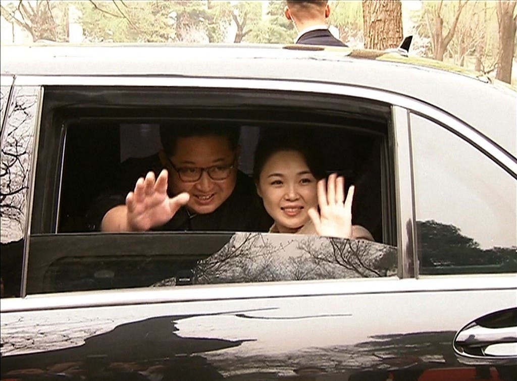 زعيم كوريا الشمالية وزوجته ري سول جو
