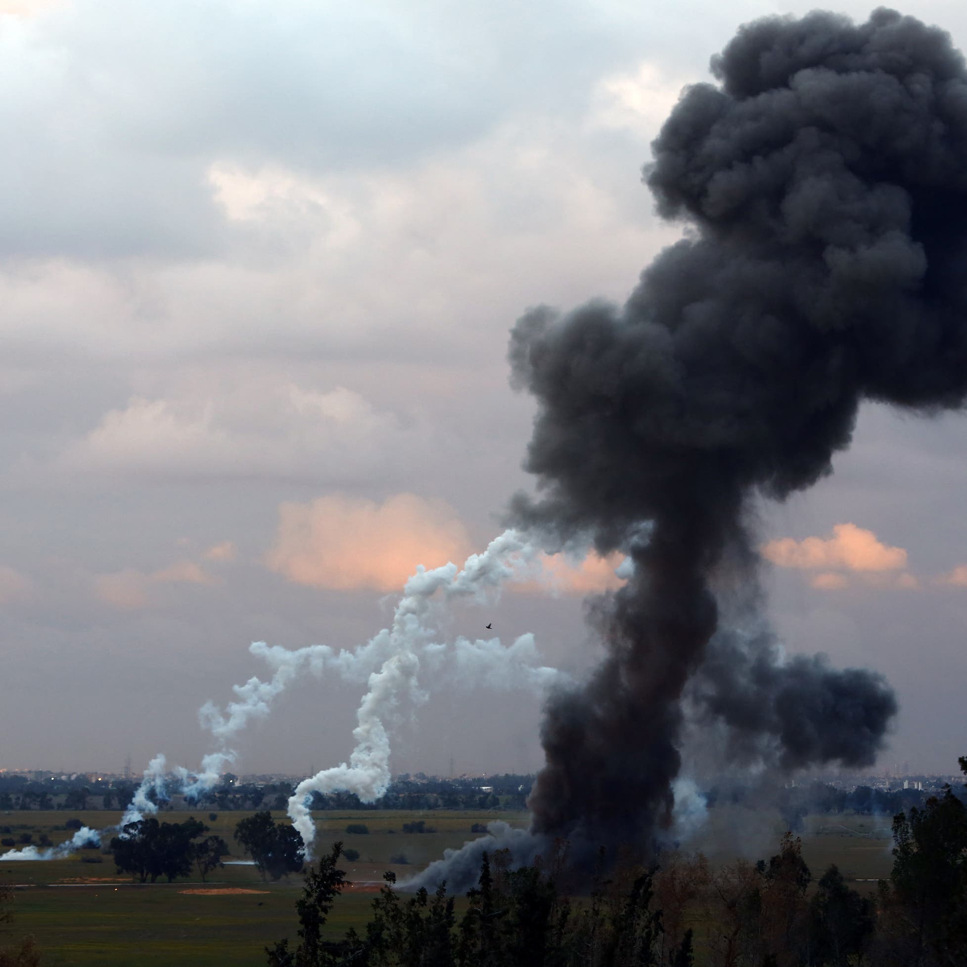 انفجار مخزن ذخيرة في طرابلس.. وإصابة عناصر من "الوفاق"