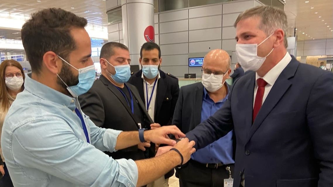 Israelis returning home from abroad have a new option that will exempt them from being sent to a quarantine hotel: They can wear a bracelet monitor. (Screengrab/Supercom)
