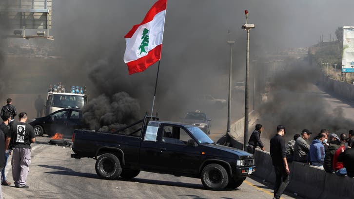 Lebanon army starts clearing roadblocks after eight days of protests