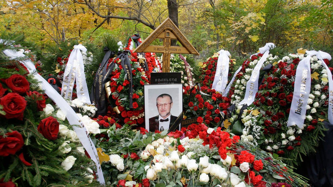 A grave of Vyacheslav Ivankov, a Russian crime boss, is in the Vagankovskoye cemetery in Moscow, Thursday, Oct. 15, 2009. (File photo: AP)