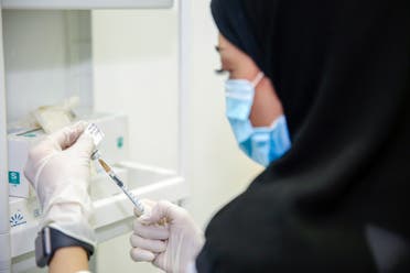 من حملة التطعيم ضد كورونا في السعودية