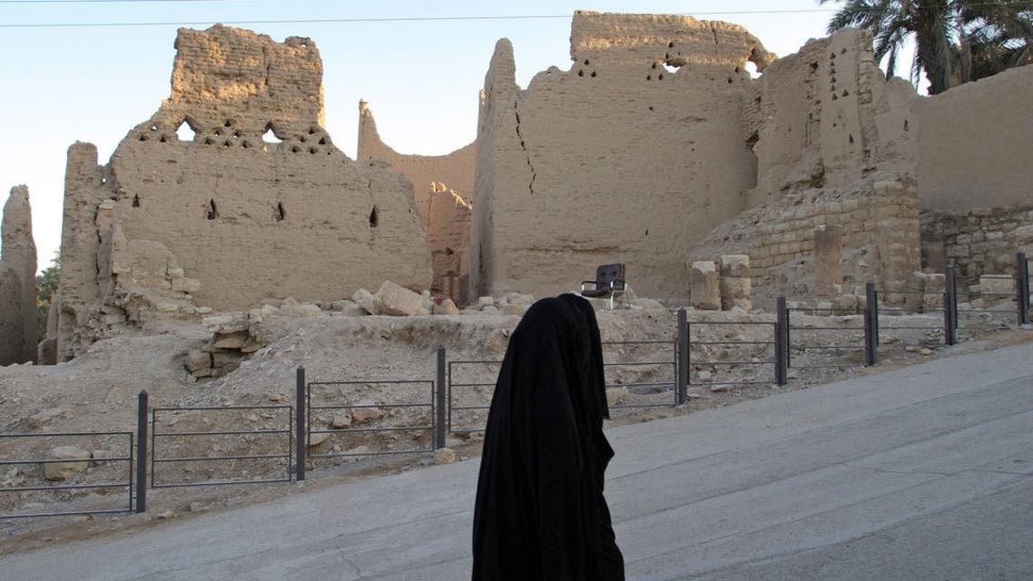 Record 150 hours of oral history documenting the heritage of the Diriyah Gate