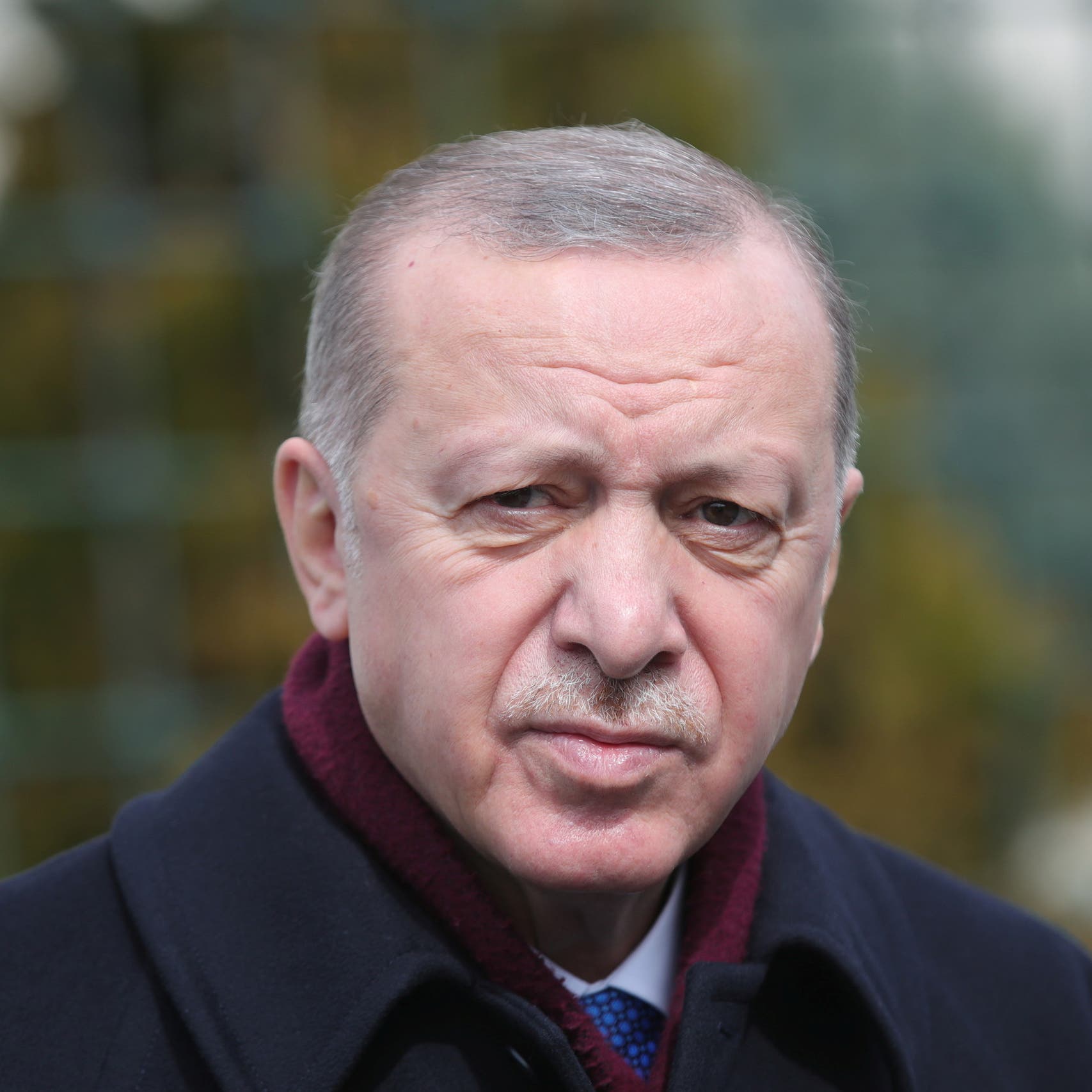 لماذا يصر أردوغان على توزيع الشاي في المصائب؟!