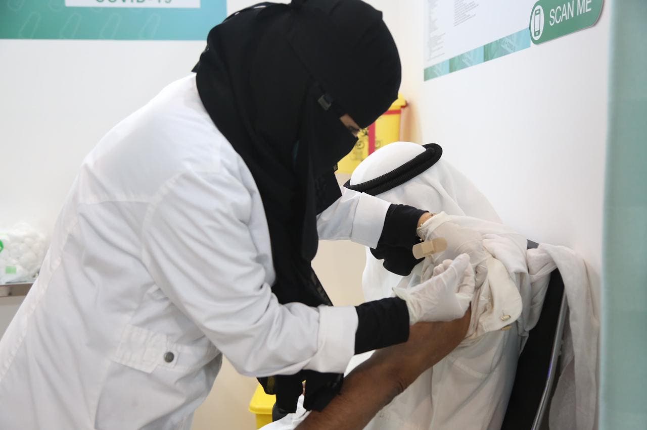 عدد المتلقين للقاح كورونا في السعودية