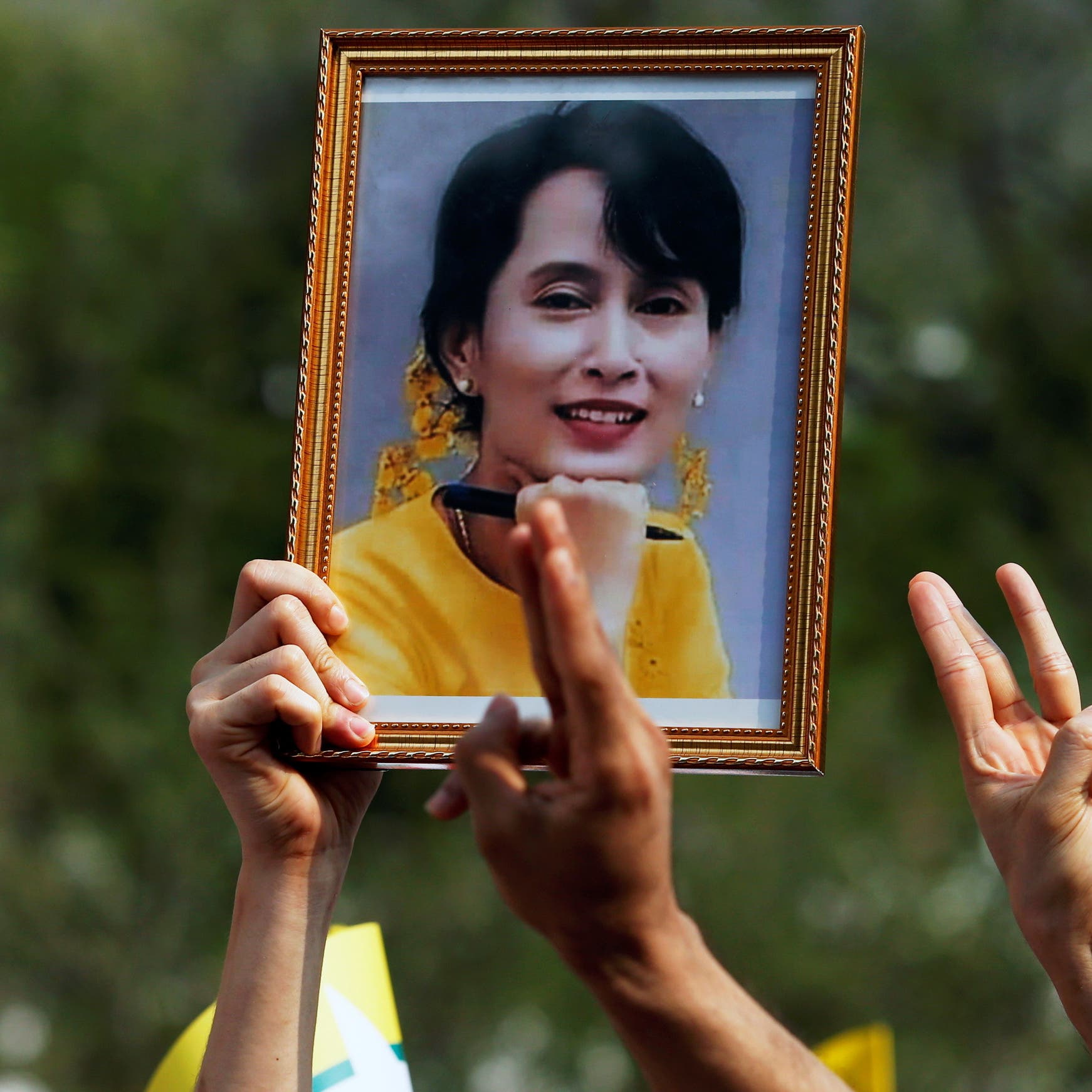 Myanmar electoral body to dissolve Suu Kyi party: News reports 