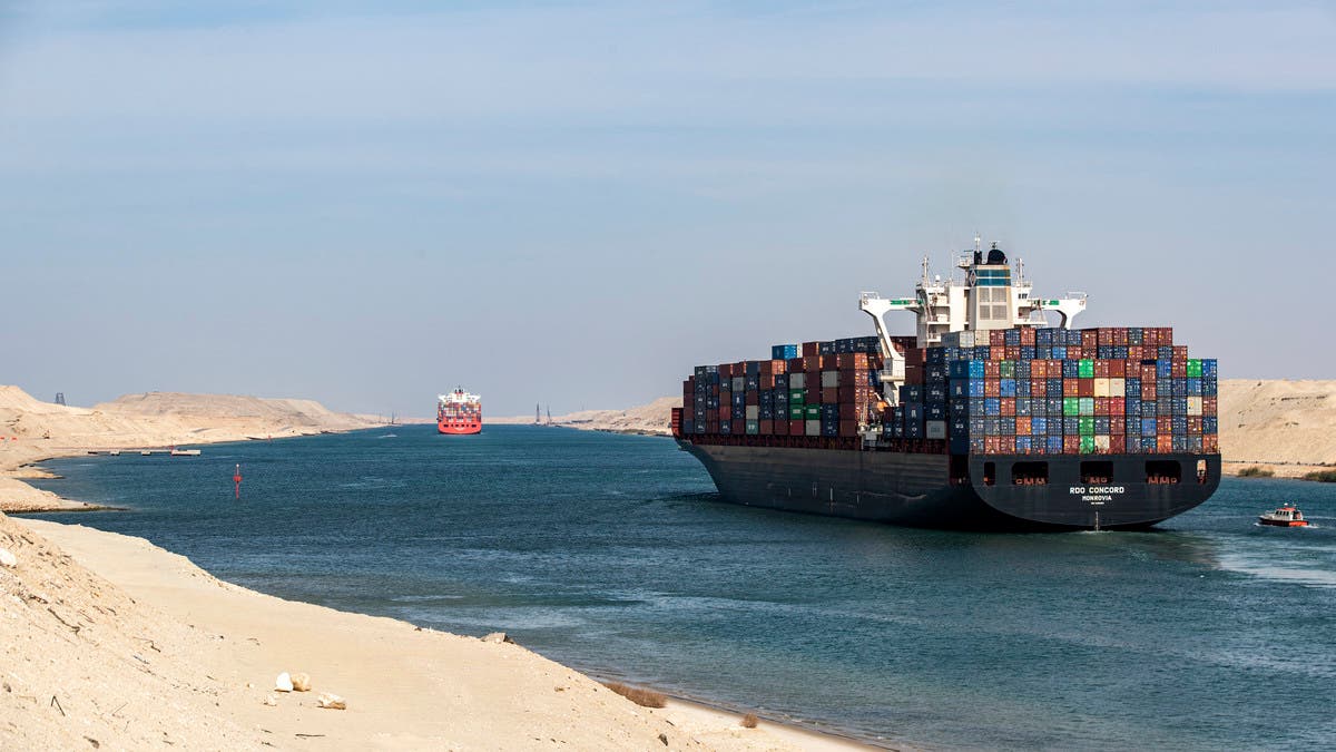 Massive Container Ship Blocks Egypt’s Suez Canal | Al Arabiya English