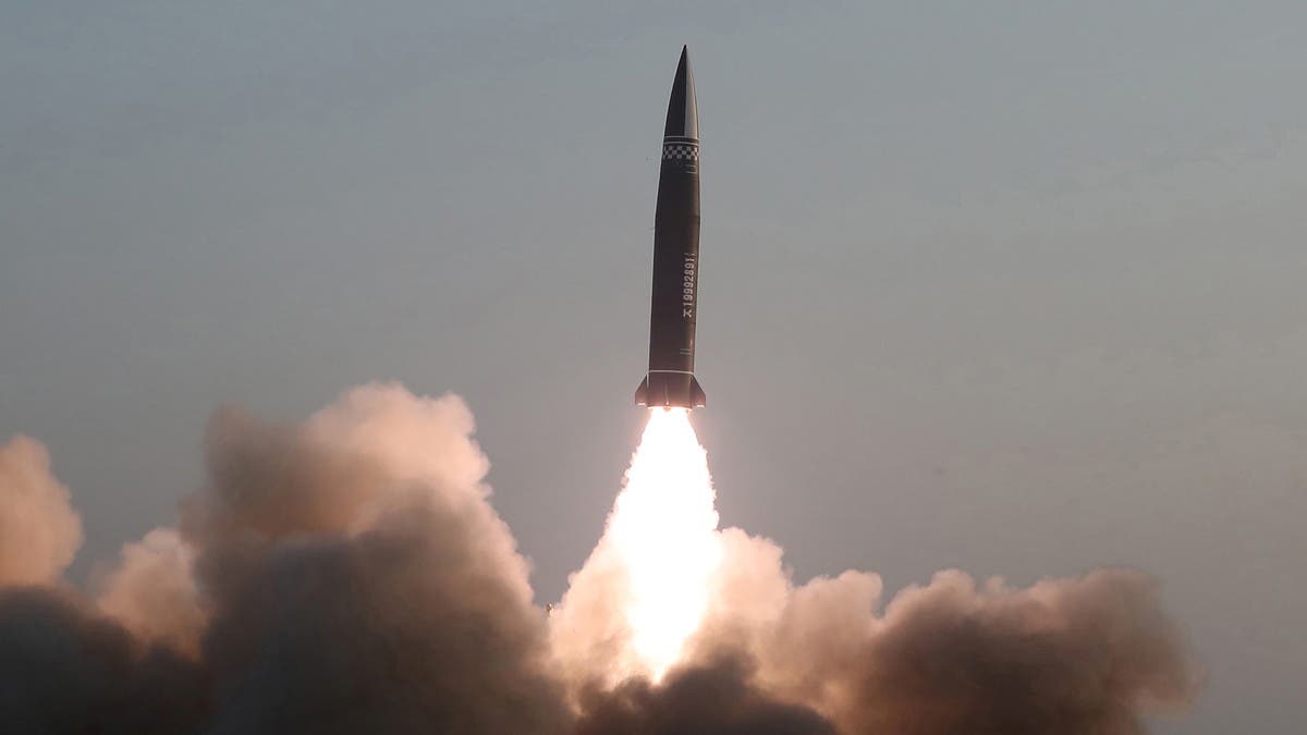 سادس تجربة.. كوريا الشمالية تطلق صاروخين صوب بحر اليابان