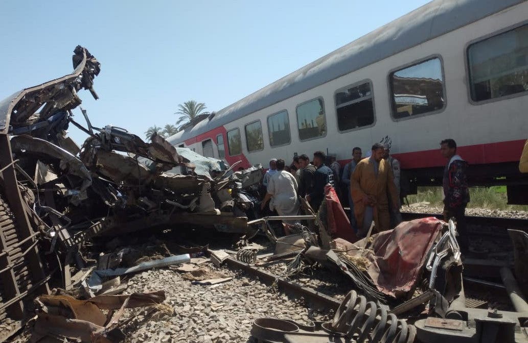 من حادث القطار المميت في سوهاج