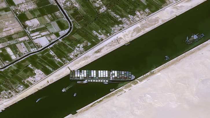 Ο Πρόεδρος Sisi παραγγέλνει προετοιμασίες για ελαφρύτερο φορτίο στα πλοία που εμποδίζουν το κανάλι Σουέζ 