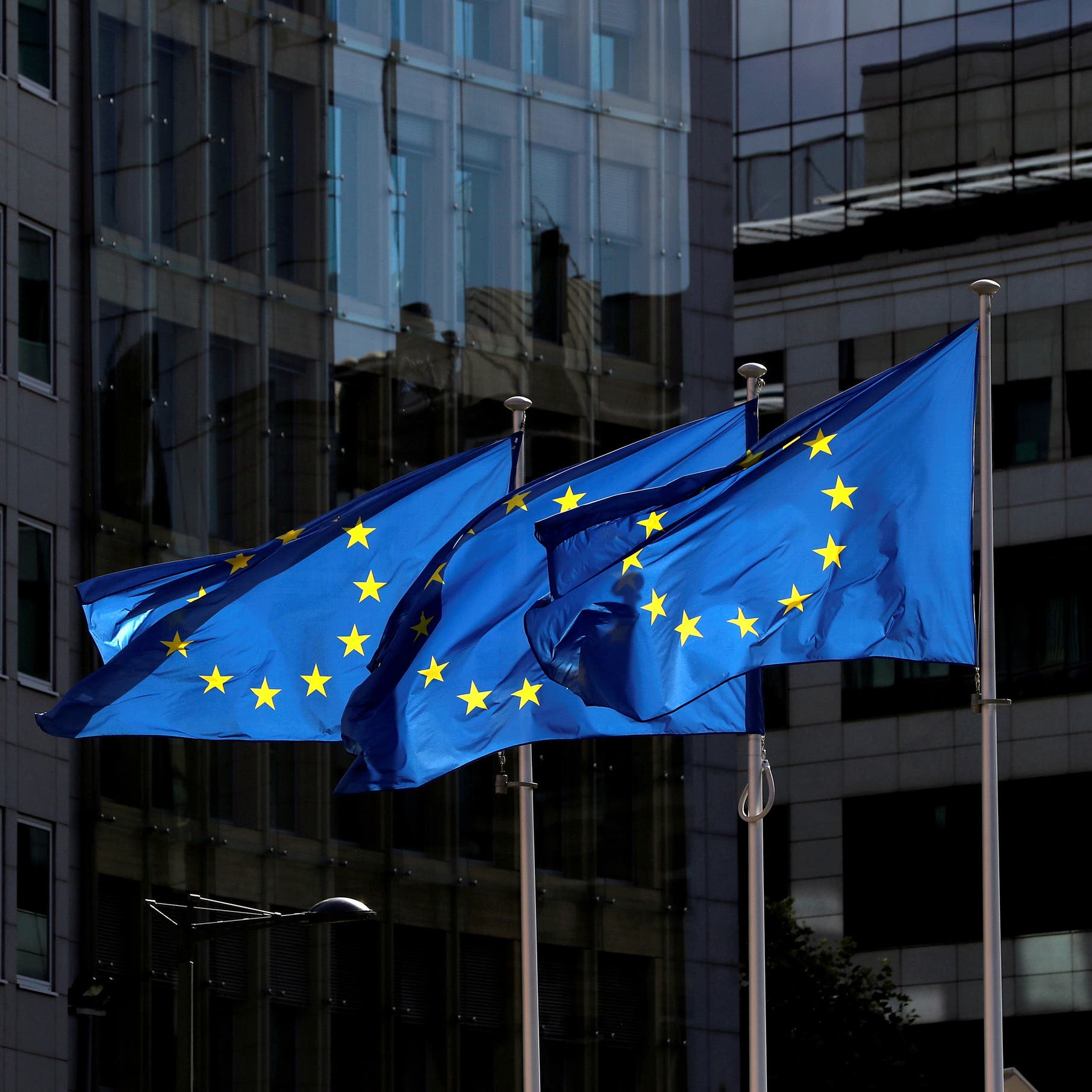 EU to reopen borders to travelers fully vaccinated against COVID-19