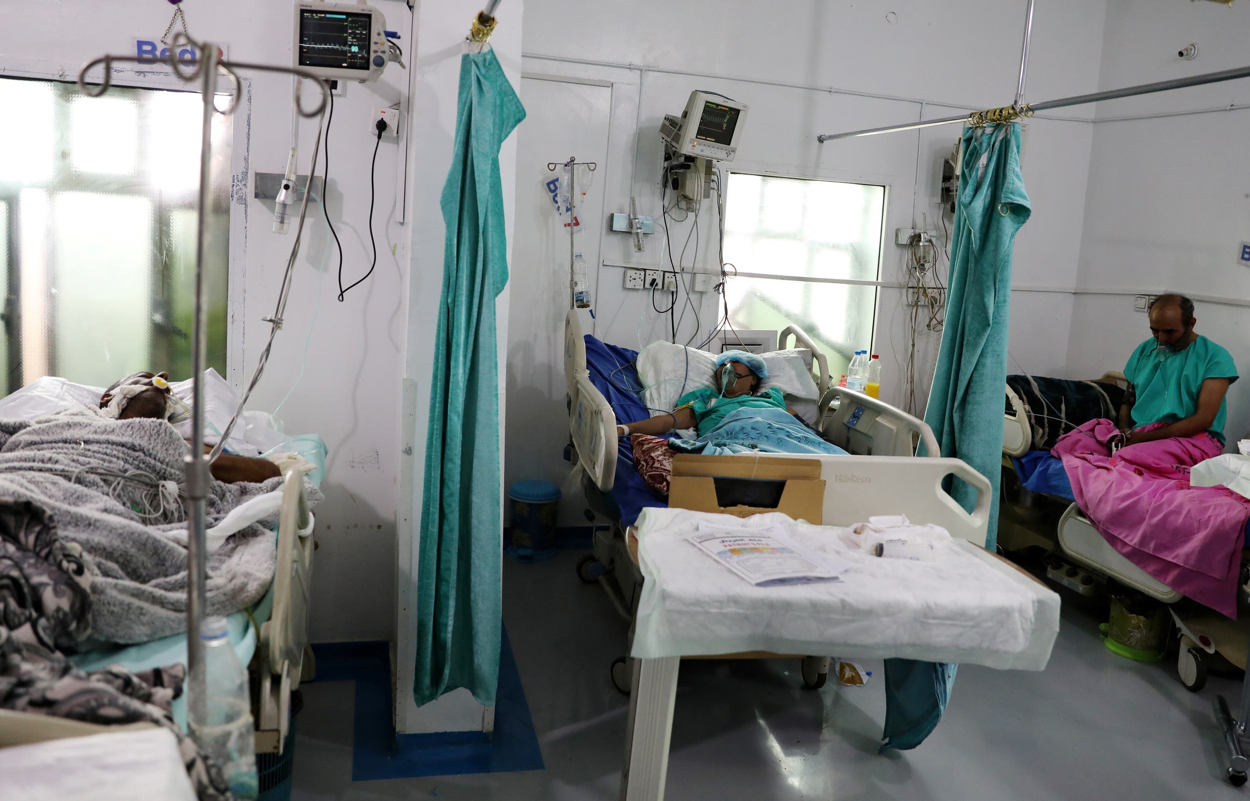 من مستشفى يعالج فيه المصابين بكورونا في صنعاء (أرشيفية)