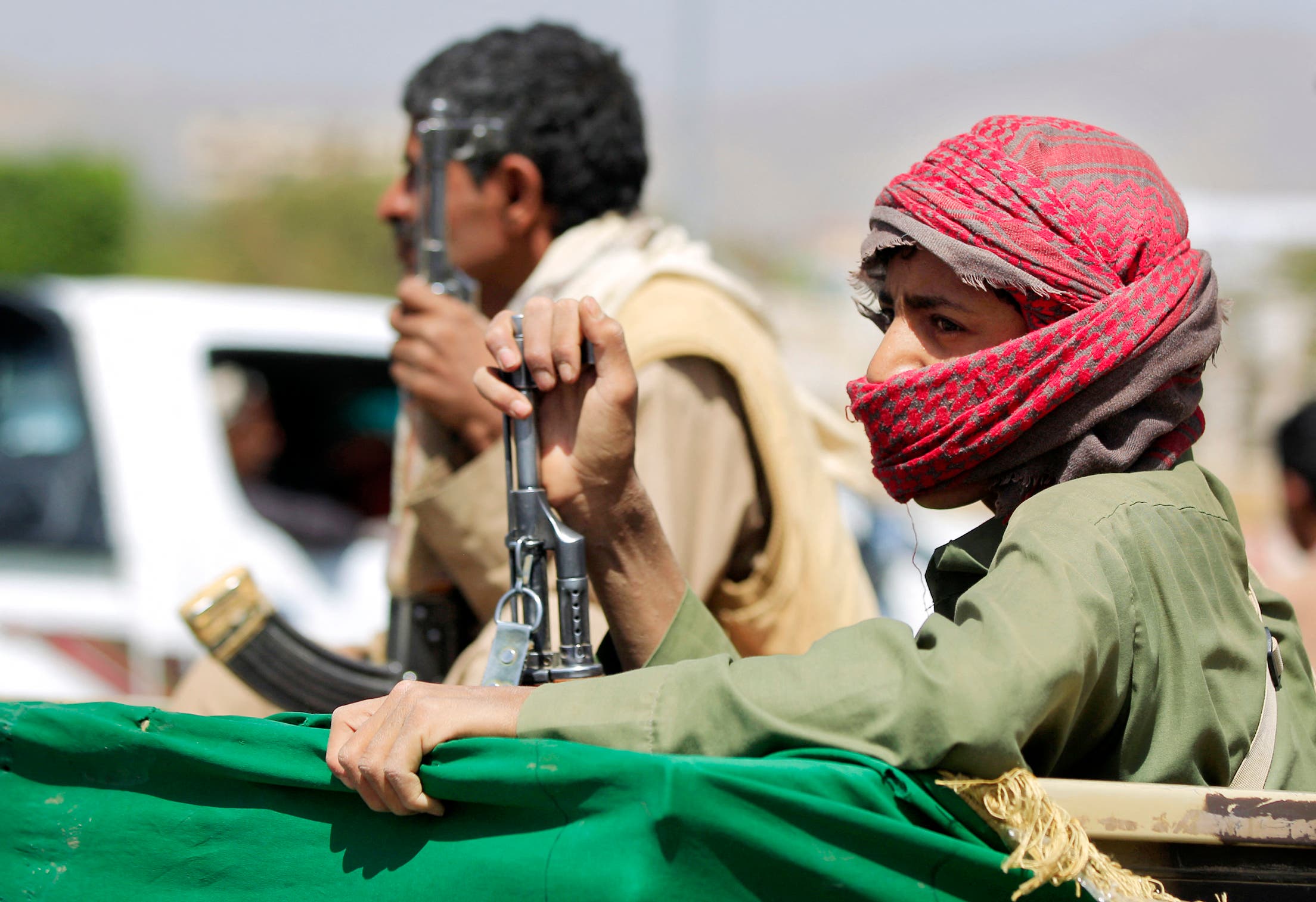 شاحنة حوثية تنقل قتلى الميليشيات من مأرب إلى صنعاء (فرانس برس)