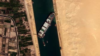 ما حجم نفط المنطقة الذي يمر عبر قناة السويس؟