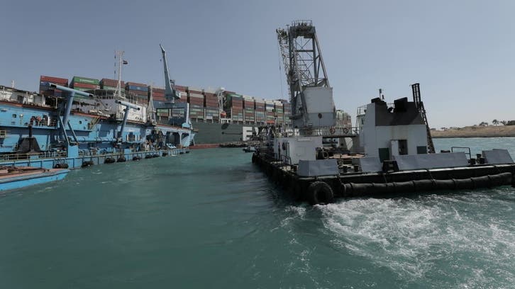 Το πλοίο μπλοκάρει το κανάλι Σουέζ μερικώς αναποδογυρισμένο, ασφαλισμένο για επόμενα βήματα