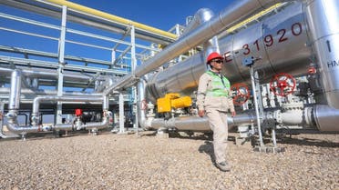  A worker is seen at the new CPF3 oil station in the Halfaya oilfield in southern of Maysan province, Halfaya, Iraq. (File photo: Reuters)