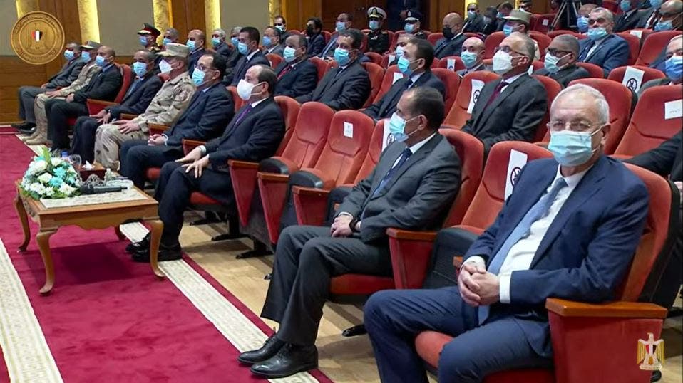 President Sisi listens to detailed explanation about the crisis