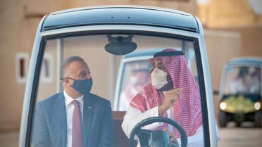 ولي العهد السعودي الأمير محمد بن سلمان يصطحب رئيس الوزراء العراقي مصطفى الكاظمي في جولة بحي الطريف في الدرعية في 31 مارس 2021