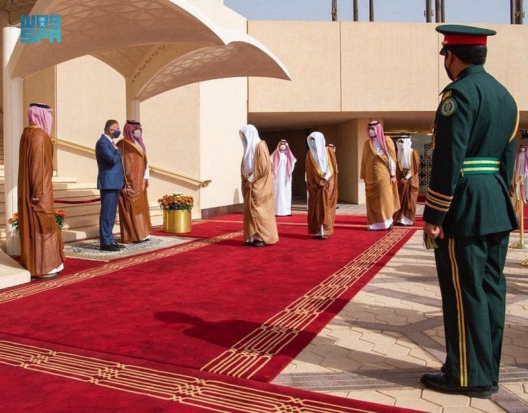 Saudi Crown Prince Mohammed bin Salman bin Abdulaziz and Iraq's Prime Minister Mustafa al-Kadhimi on March 31, 2021. (SPA)