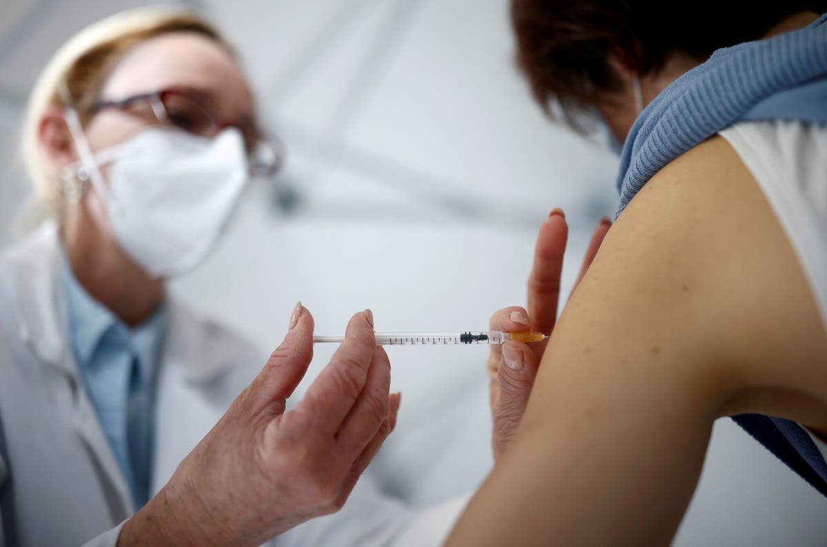 من حملة التطعيم بقلاح استرازينيكا في فرنسا