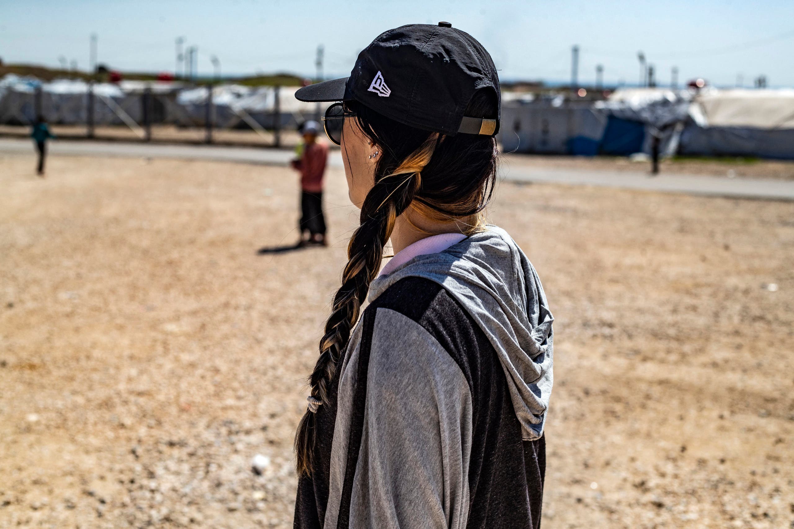  الفرنسية إيميلي كونيغ في مخيم روج شمال شرق سوريا (فرانس برس)