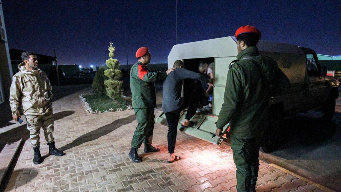 مرتزقة في قبضة الجيش الليبي (فرانس برس)