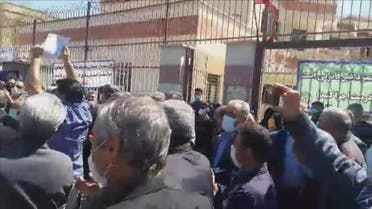 تجدد احتجاجات المتقاعدين في عشرات المدن بإيران