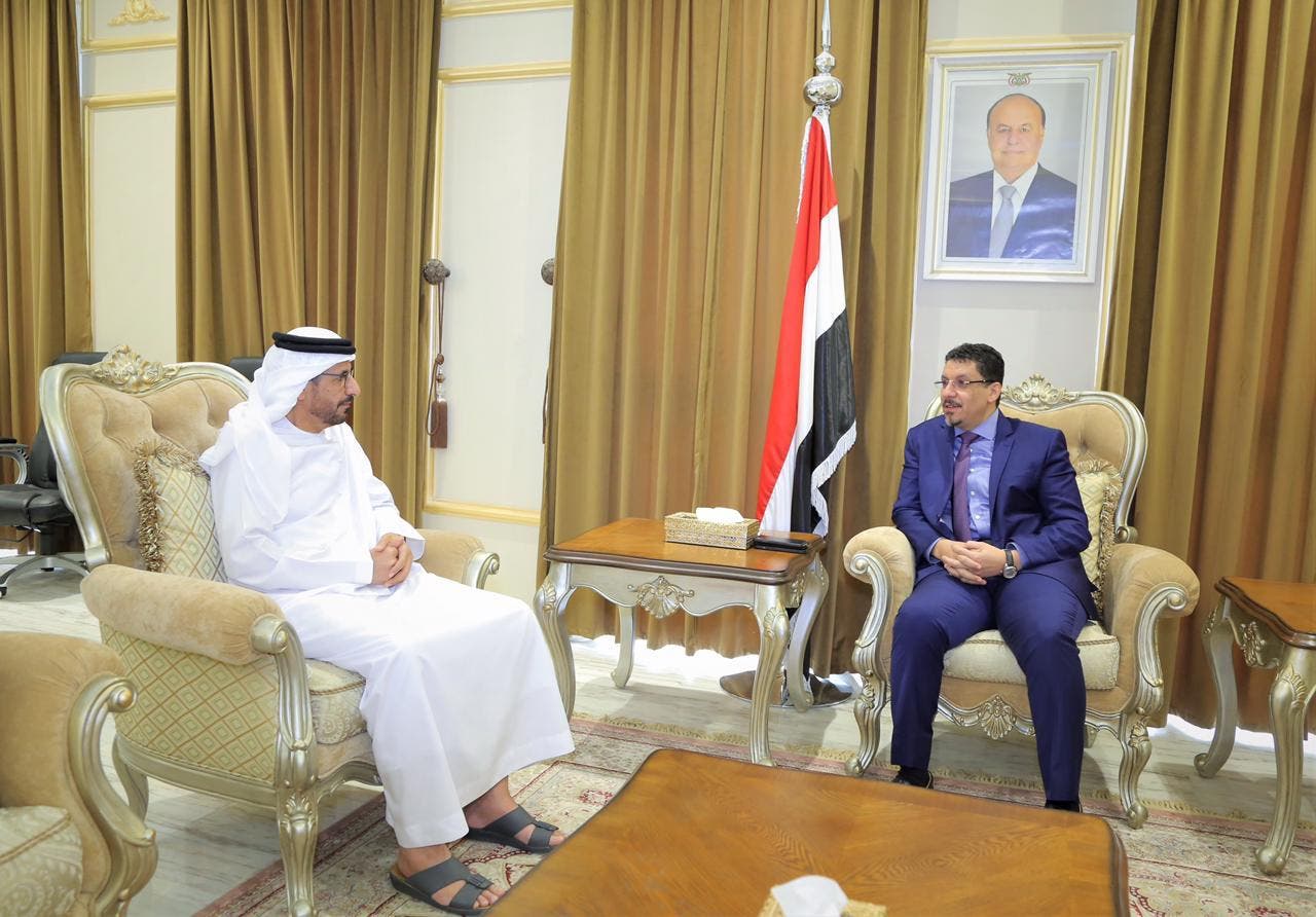 وزير خارجية اليمن خلال لقائه السفير الإماراتي