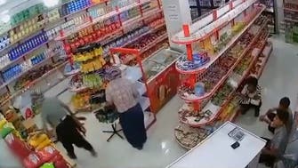 ویدیو؛ سرقت 10 کیلو برنج با سلاح کلاشینکف در ایران