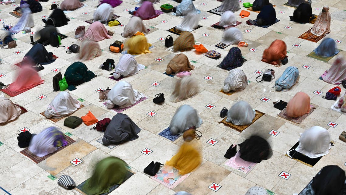 Muslims In Indonesia Open Ramadan With Social Distanced Prayers Vaccines Al Arabiya English