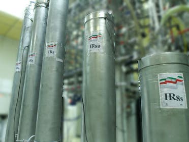 أجهزة في منشأة نطنز النووية في إيران